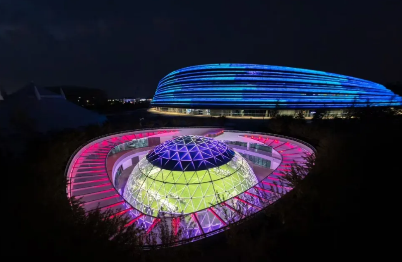 全球首个，，正式启用！！Ag亚洲集团LED炫彩点亮“熊猫眼”